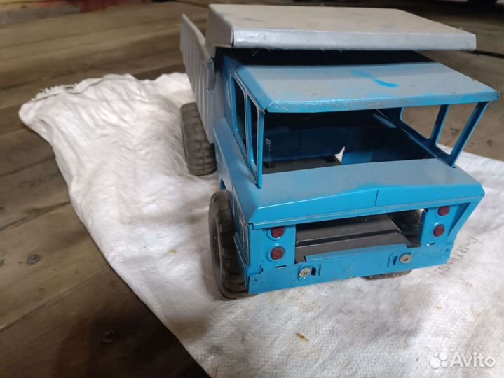 Модель грузовика