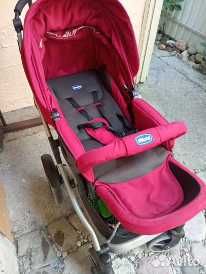 Прогулочная коляска