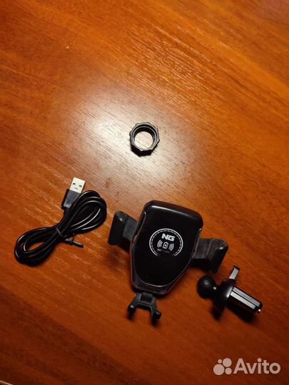 Держатель для телефона в машину
