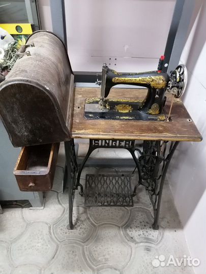 Швейная машинка Singer