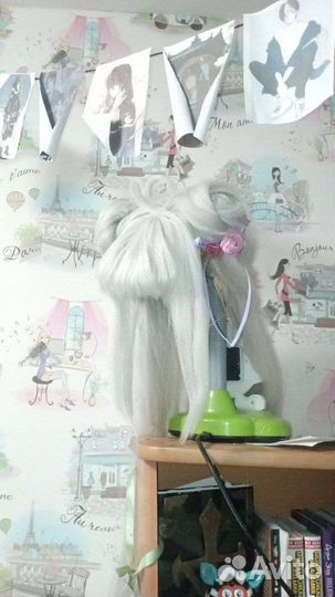 Белый длинный парик