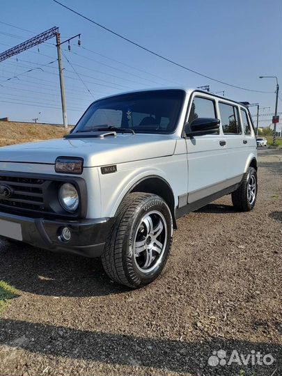 LADA 4x4 (Нива) 1.7 МТ, 2005, 96 000 км
