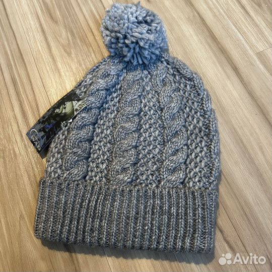 Шапка женская с помпоном новая