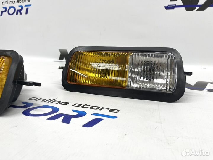 Подфарники Нива 4х4 бело-желтые