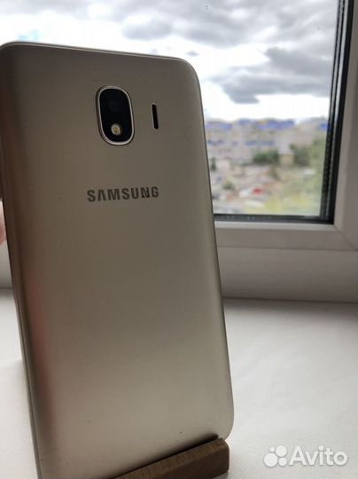 Телефон Samsung galaxy j4