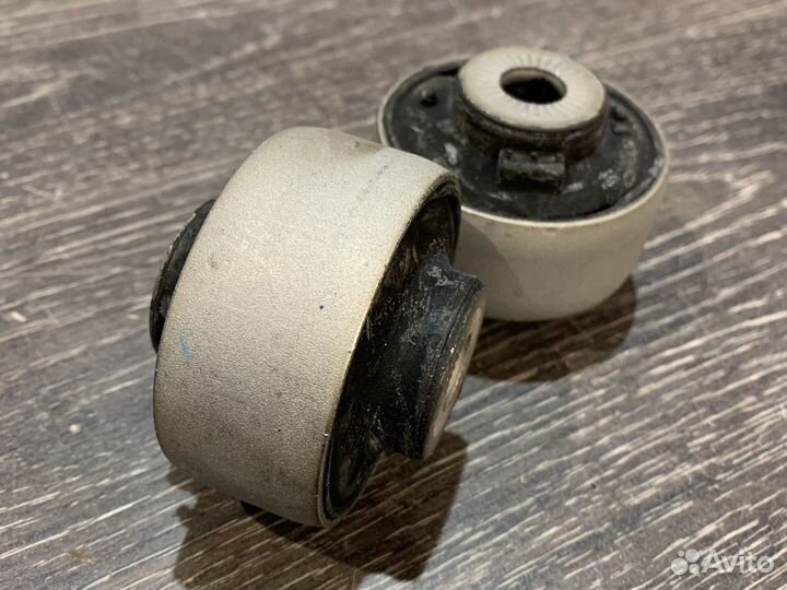 Спортивные сайлентблоки переднего рычага VAG mqb