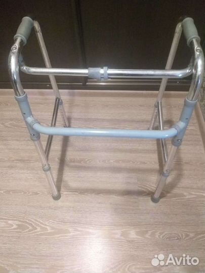 Ходунки для пожилых людей б/у