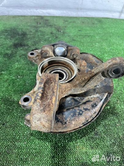 Кулак поворотный передний левый Toyota Vista 3 (V3