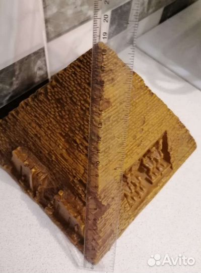 Пирамиды сувенирные