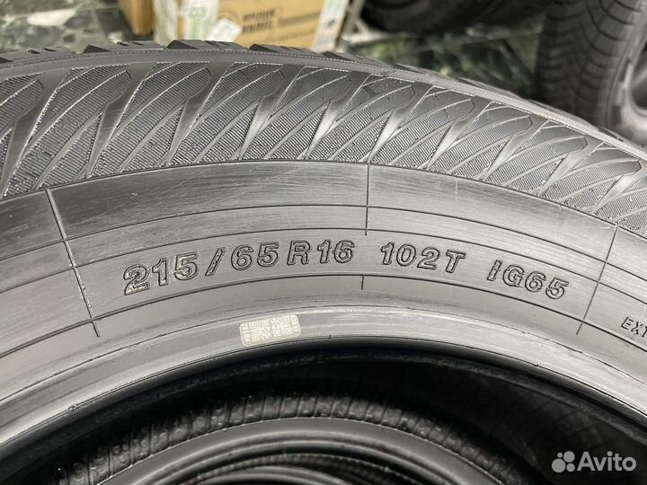 Yokohama IceGuard Stud IG65 215/65 R16 102T