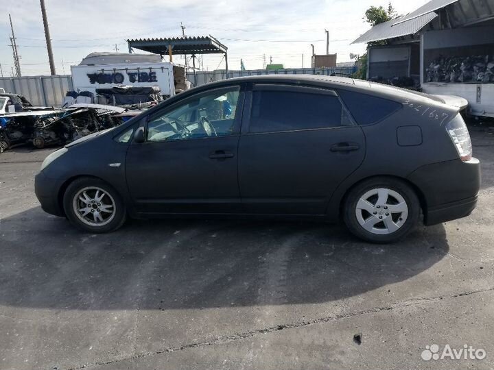 Подушка двс Toyota Prius NHW20 (Переднее Правое)