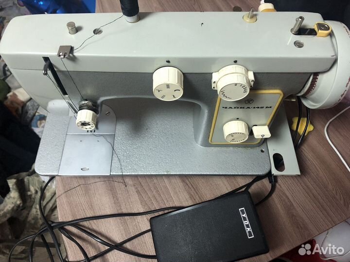 Швейная машина Чайка 142