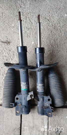 Продам амортизаторы nissan dualis