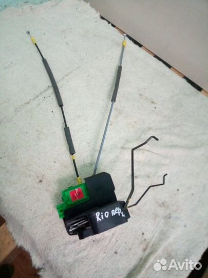 Замок двери передний левый Kia Rio 3 2011-2015