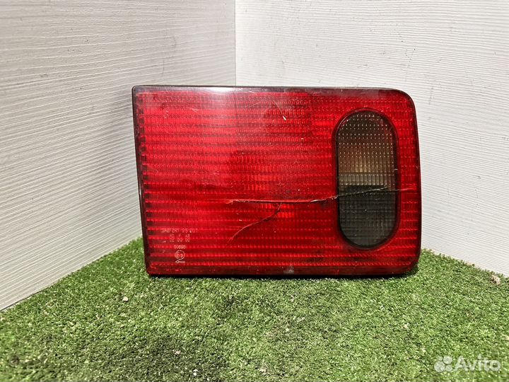 Audi A8 D2 фонарь крышки багажника