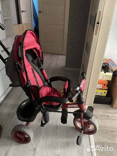 Трехколесный велосипед с ручкой