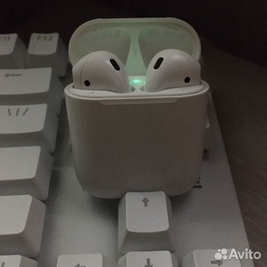 Apple AirPods 2 поколения с коробкой