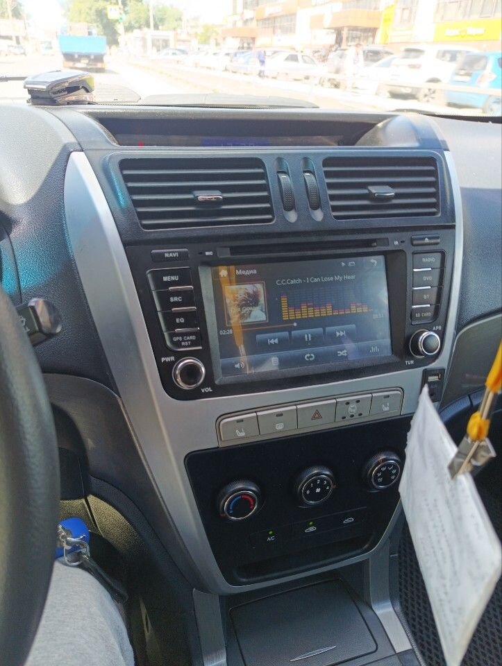 Geely Emgrand X7: фото владельца