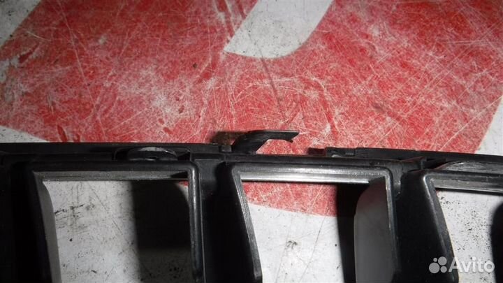 Решетка радиатора левая BMW X1 (F48) 2016