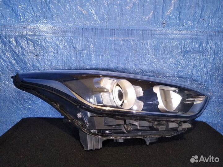 Фара правая Kia Cerato 4