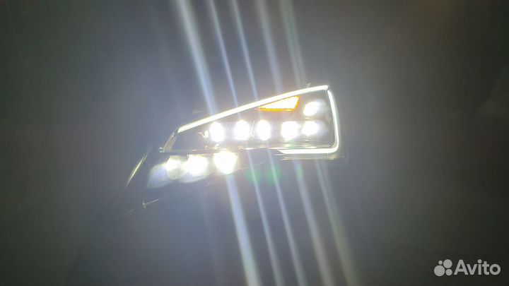 Фара левая для Seat Leon (Сеат Леон)