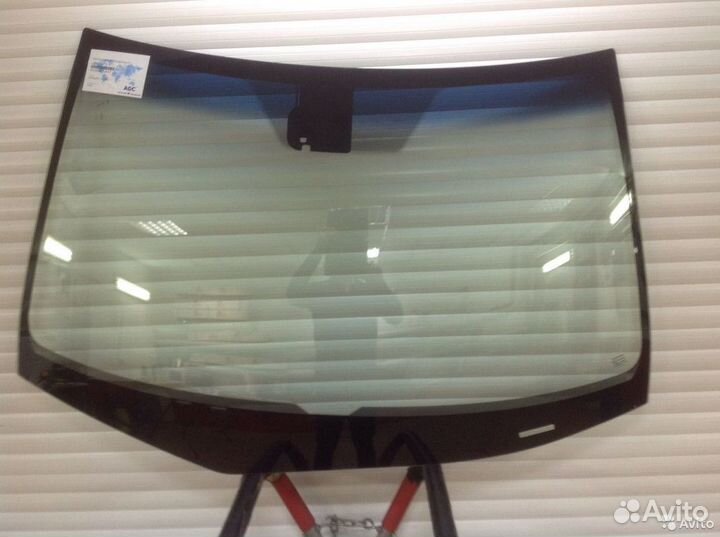 Заднее стекло на Киа Рио. Магазин автостекол