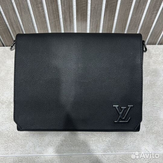 Месенджер Louis Vuitton
