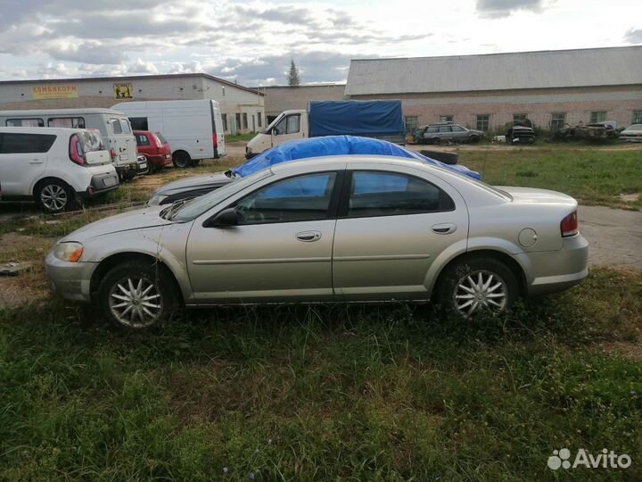 Chrysler Sebring 2.4 AT, 2002, битый, 200 000 км