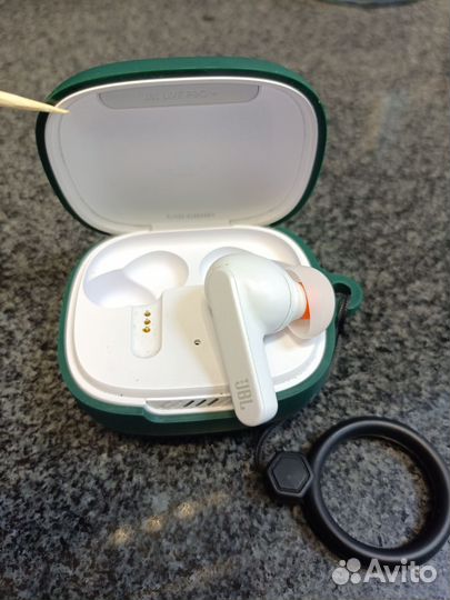 Наушники gbl live pro+(Правый наушник + кейс) Торг