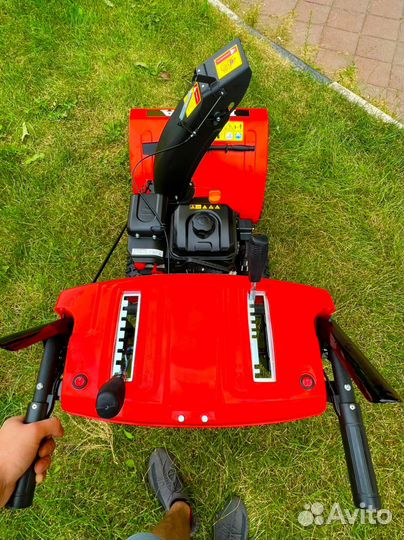 Снегоуборщик бензиновый Honda HSS 13HP