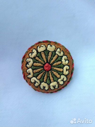 Брошь ручной работы вышивка