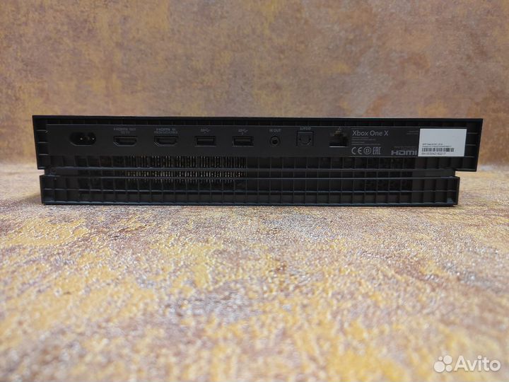 Игровая консоль Xbox One X на 1Tb