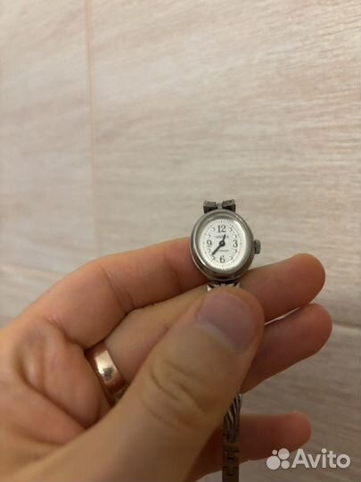 Легендарные отечественные часы «Чайка», 17 камней