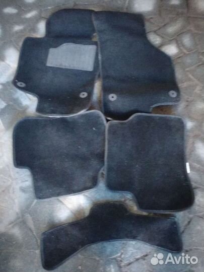 Коврики в автомобиль