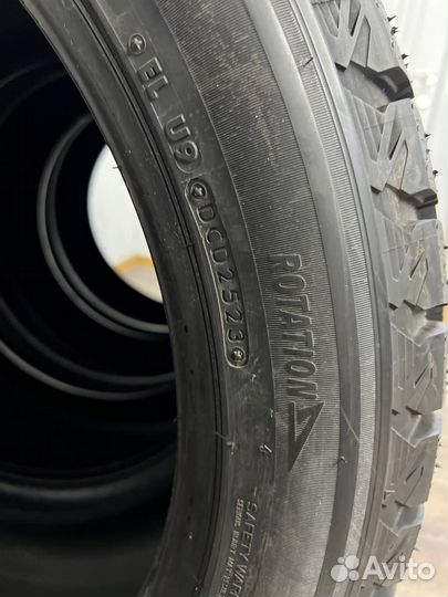 Bridgestone Blizzak DM-V3 285/45 R22 112T