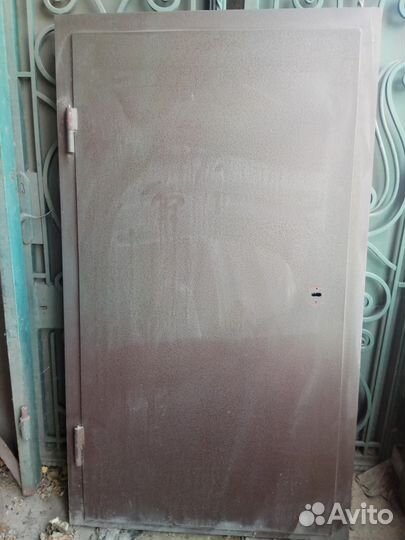Двери металлические б/у