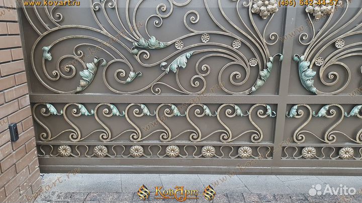 Распашные ворота кованые