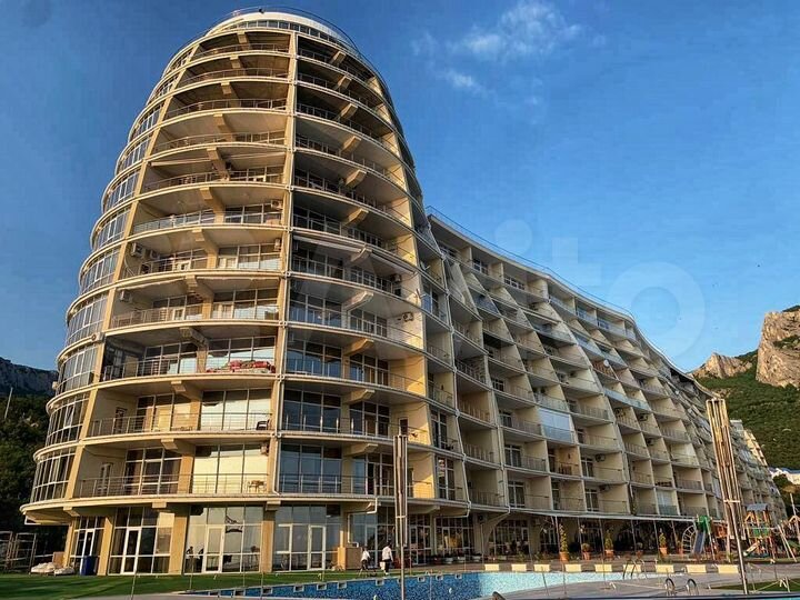 Апартаменты-студия, 87 м², 3/13 эт.