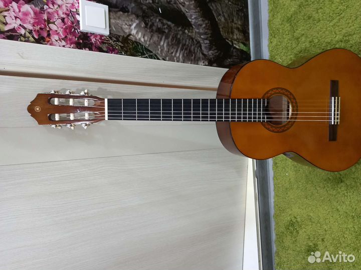 Классическая гитара yamaha