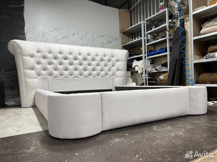 Кровать двуспальная