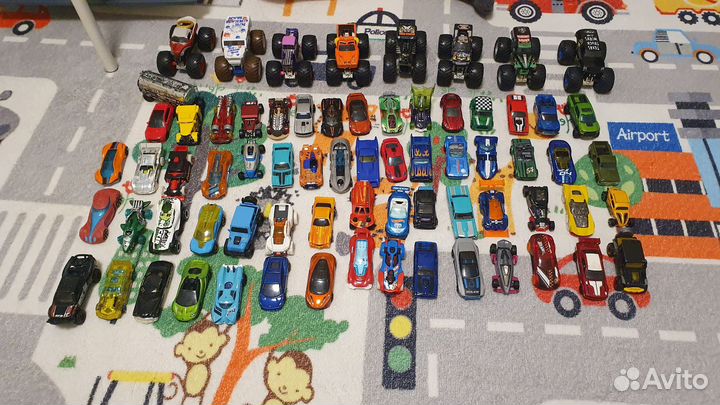 Hot wheels машинки