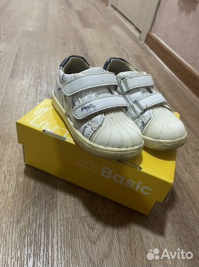 Кроссовки детские