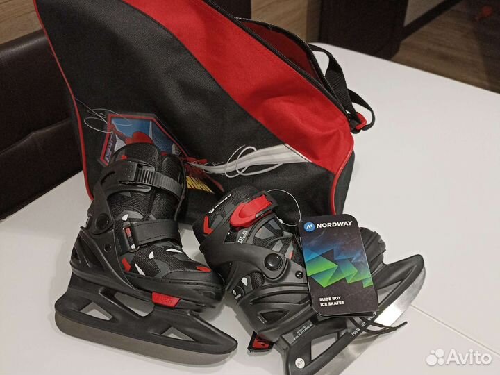 Коньки ледовые новые детские+сумка