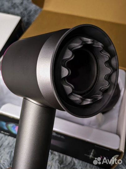 Профессиональный фен supersonic dyson