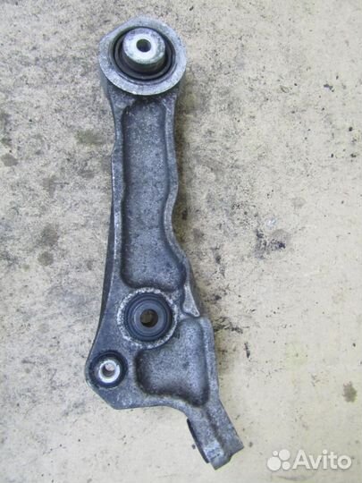 Рычаг передний поперечный нижний (прямой) правый