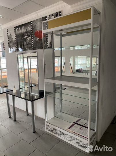 Стеллажи, зеркала