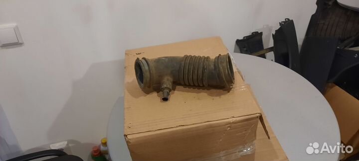 Патрубок воздуш. фильтра Toyota Corolla E150/2006