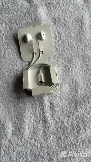 Наушники apple earpods lightning из комплекта