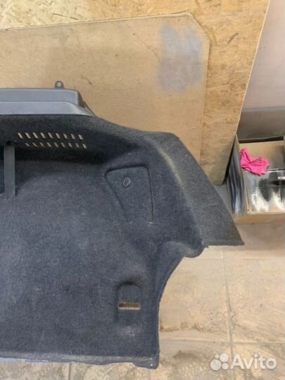 Обшивка багажника правая Opel Astra H хетчбэк 1.6