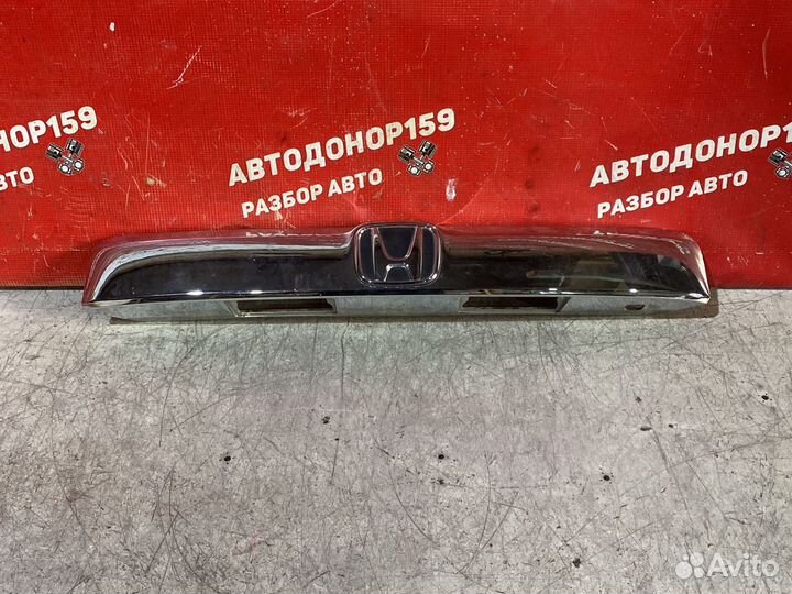 Honda Pilot 2 Накладка двери багажника